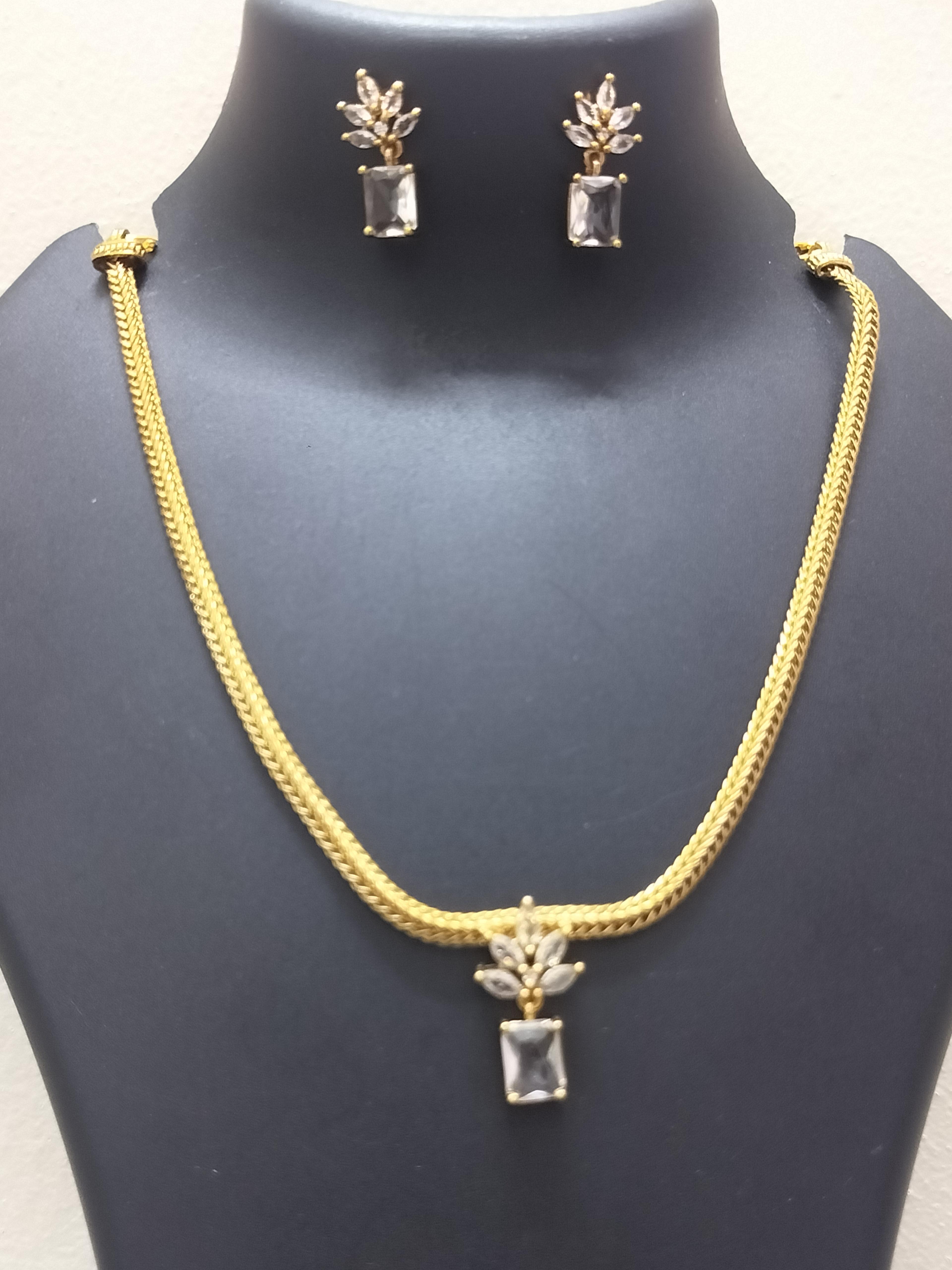 Luxury minimalist pendant - product media