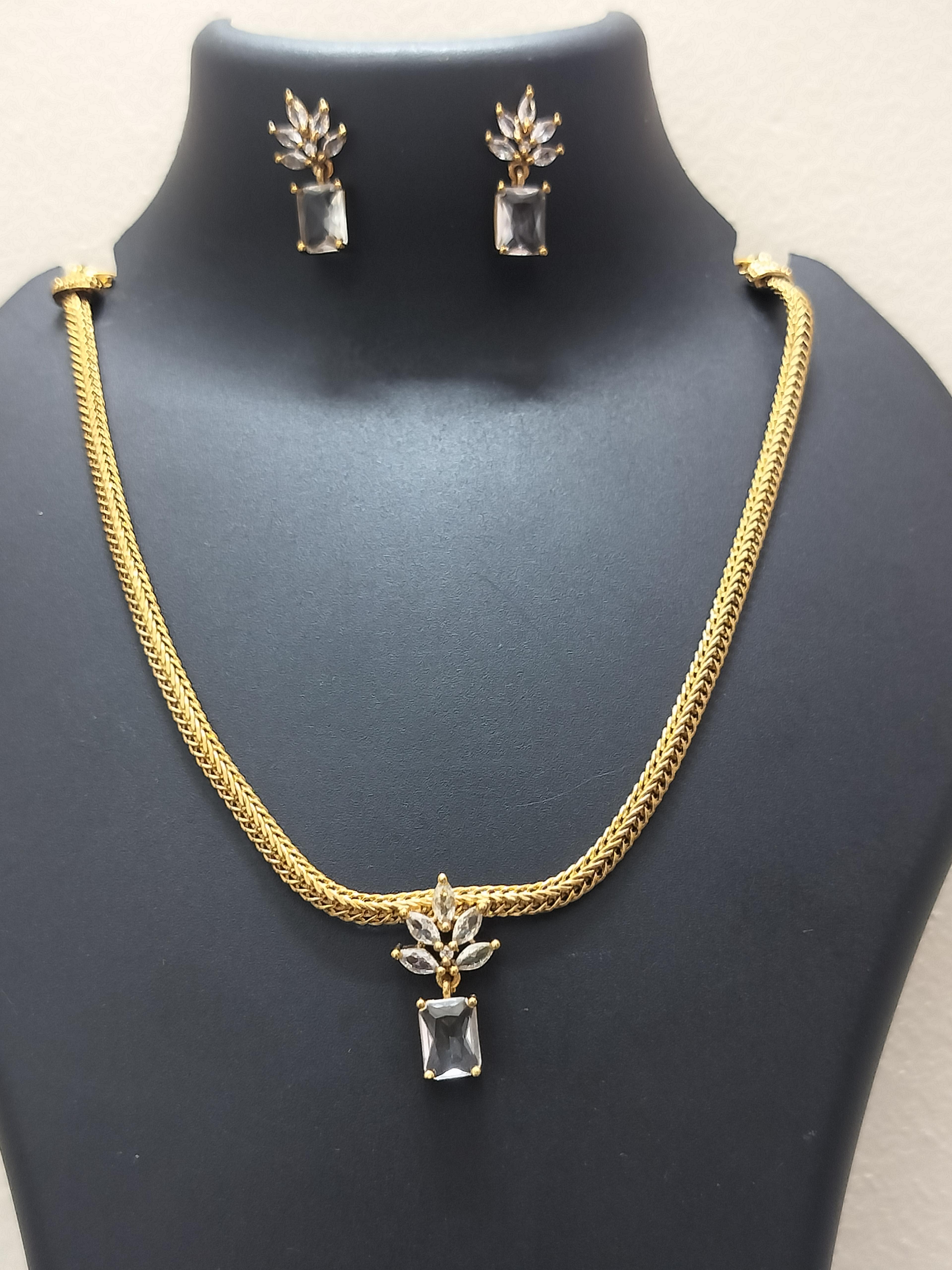 Luxury minimalist pendant - product media