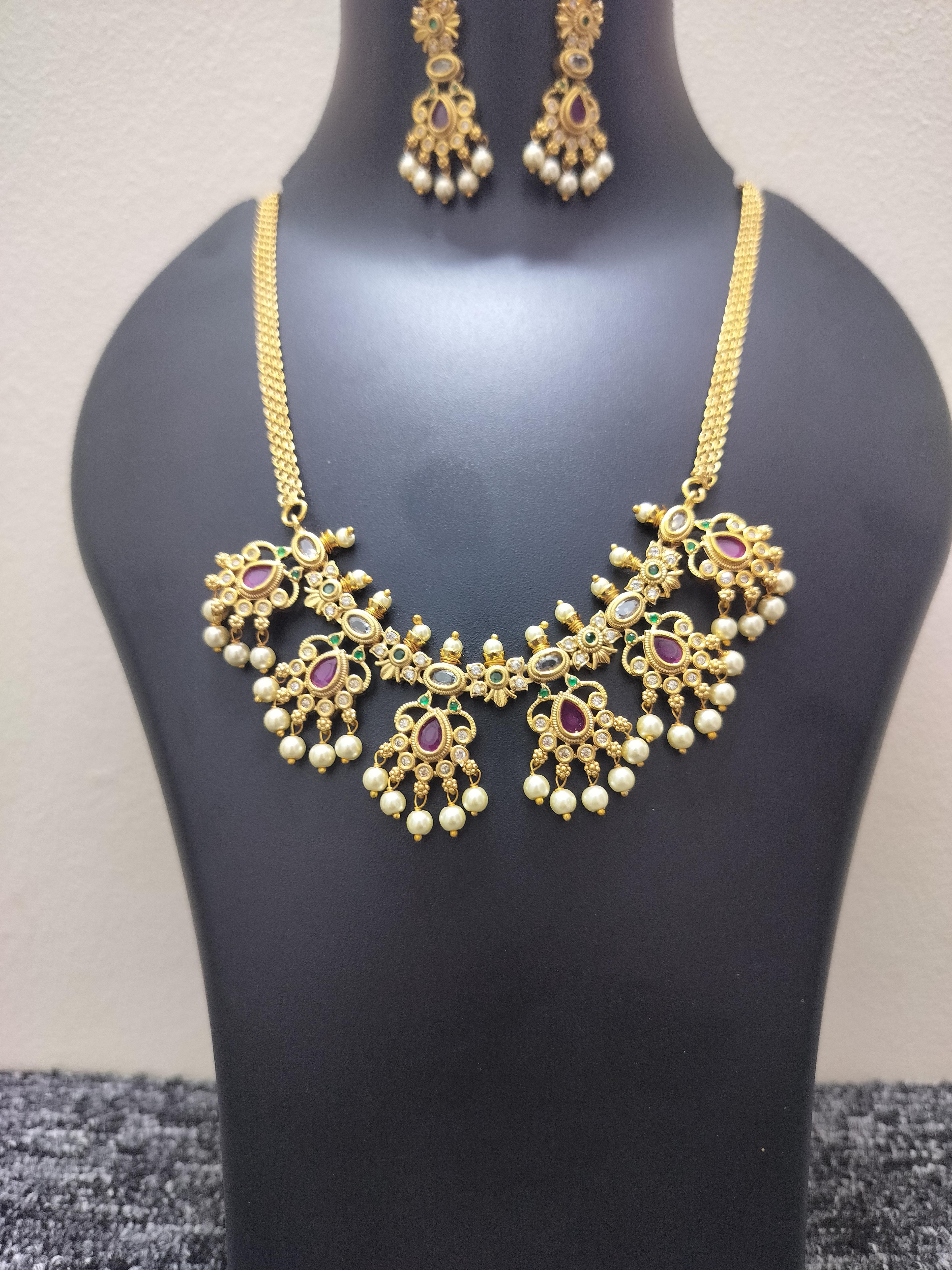 Luxury antique pearl drop - product media
